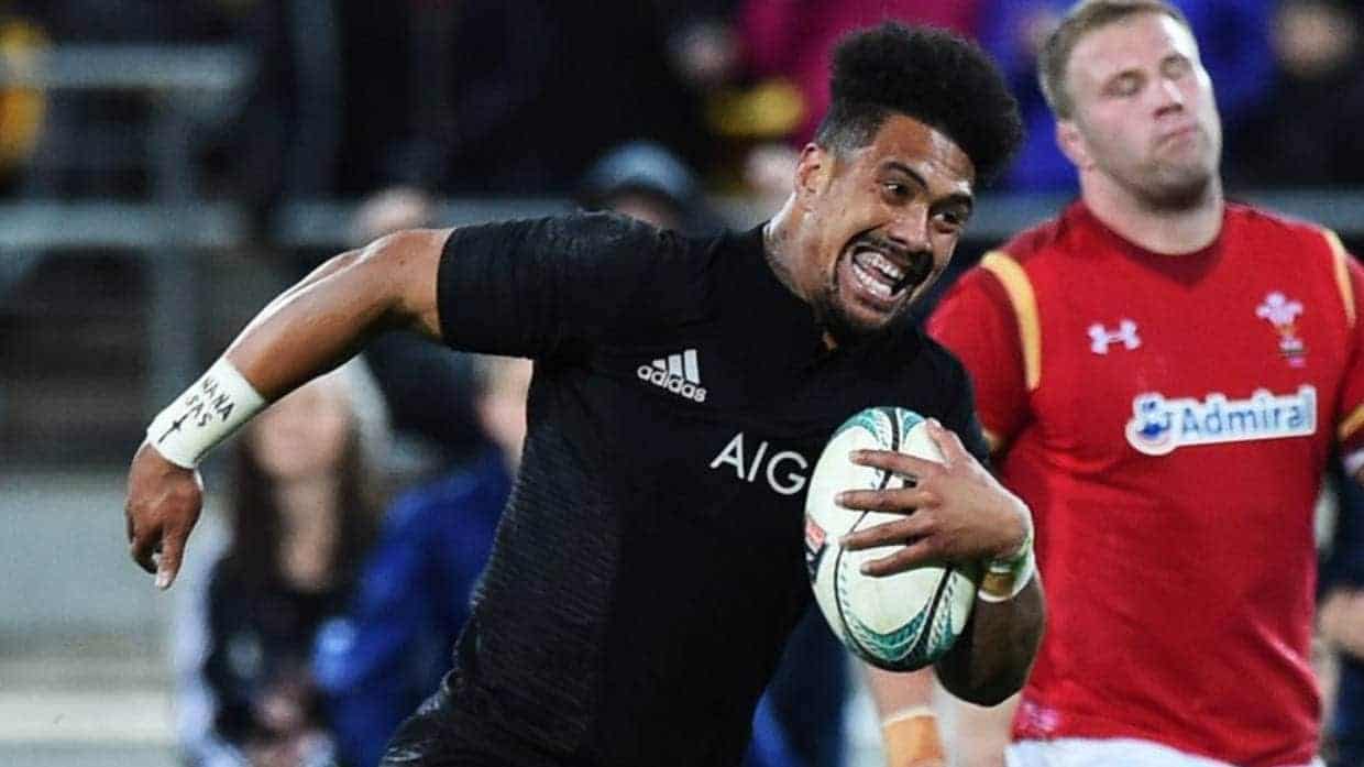 What Protection Do Rugby Players Wear? FluentRugby